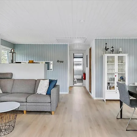 Mysigt Med Annex Nära Hou Och Havet Semesterbostad Hals
