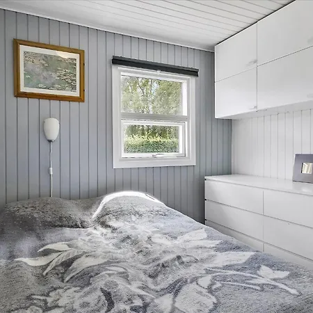 Semesterbostad Mysigt Med Annex Nära Hou Och Havet